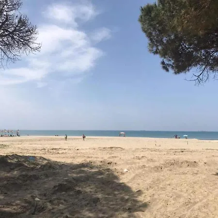 Modern & Homely Beach With Seaview Wifi - Aircon Apartment *