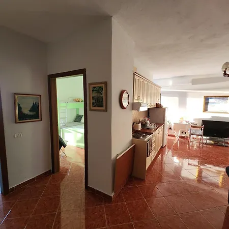 Modern & Homely Beach With Seaview Wifi - Aircon Apartment Golem (Tirana)