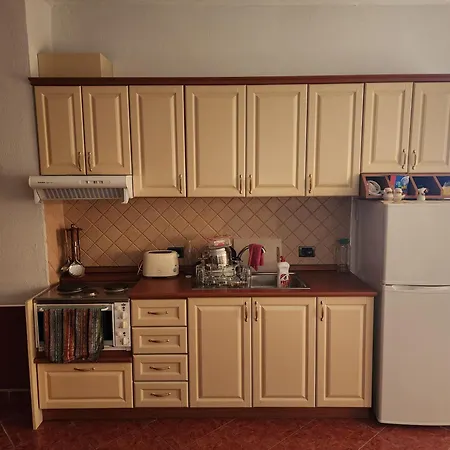 Modern & Homely Beach With Seaview Wifi - Aircon Apartment Golem (Tirana)
